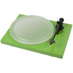 Andorra-Pro-Ject Debut Carbon (DC) / 2M Red